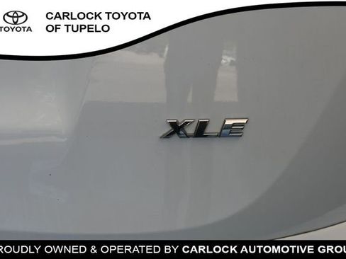 Used 2018 Toyota RAV4 XLE w/ Plus Extra Value Package FWD image 33