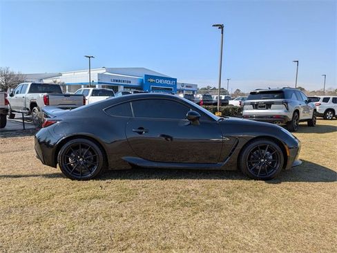 Used 2023 Toyota GR86 Premium image 2