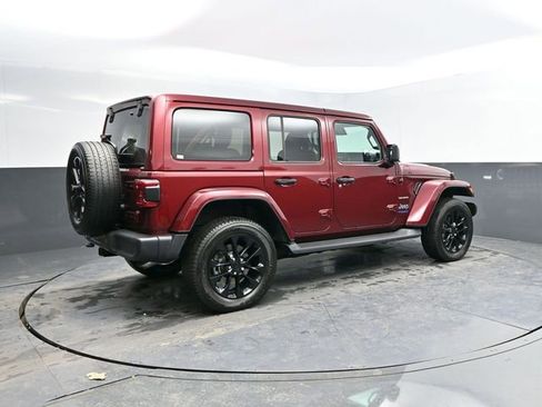 Used 2021 Jeep Wrangler Unlimited Sahara w/ Cold Weather Group image 9