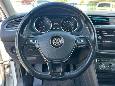 Used 2018 Volkswagen Tiguan SE w/ Panoramic Sunroof Package AWD/4WD image 22