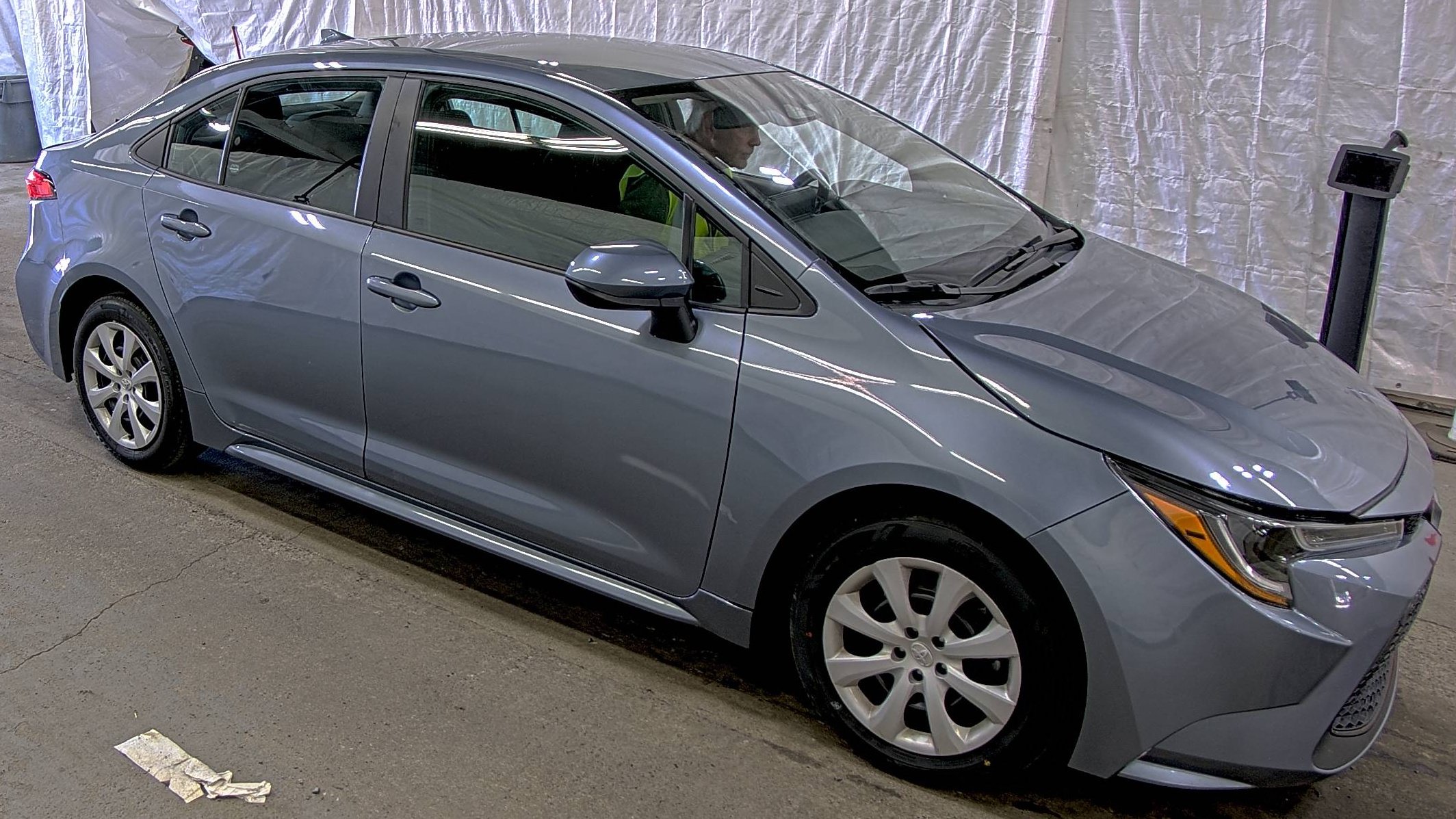 Used 2024 Toyota Corolla LE FWD image 2