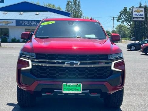 Used 2021 Chevrolet Tahoe Z71 w/ Z71 Signature Package AWD/4WD image 2