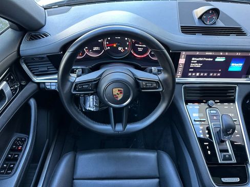 Used 2021 Porsche Panamera image 15