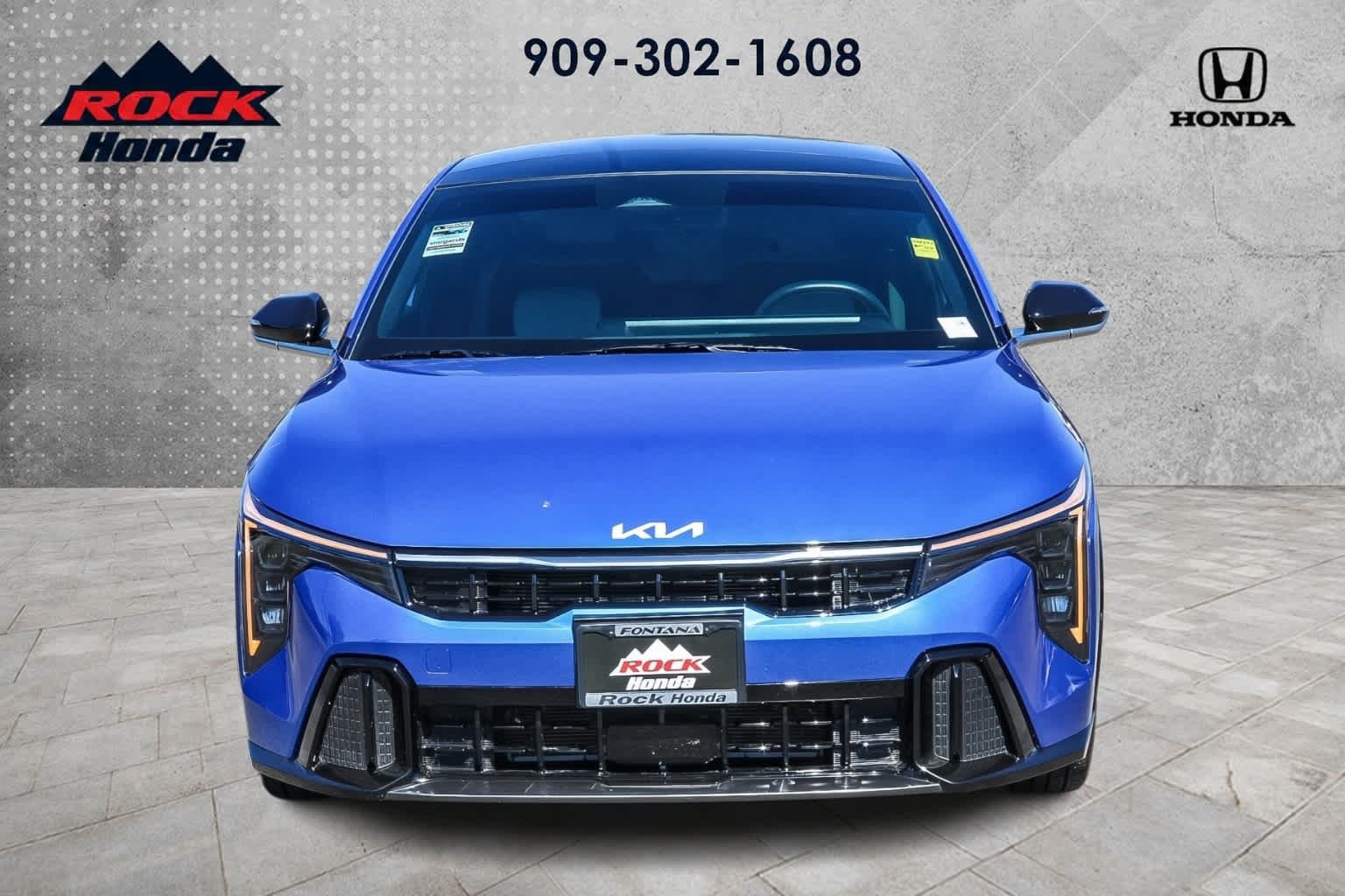 Used 2025 Kia K4 GT-Line w/ GT-Line Premium Package FWD image 2