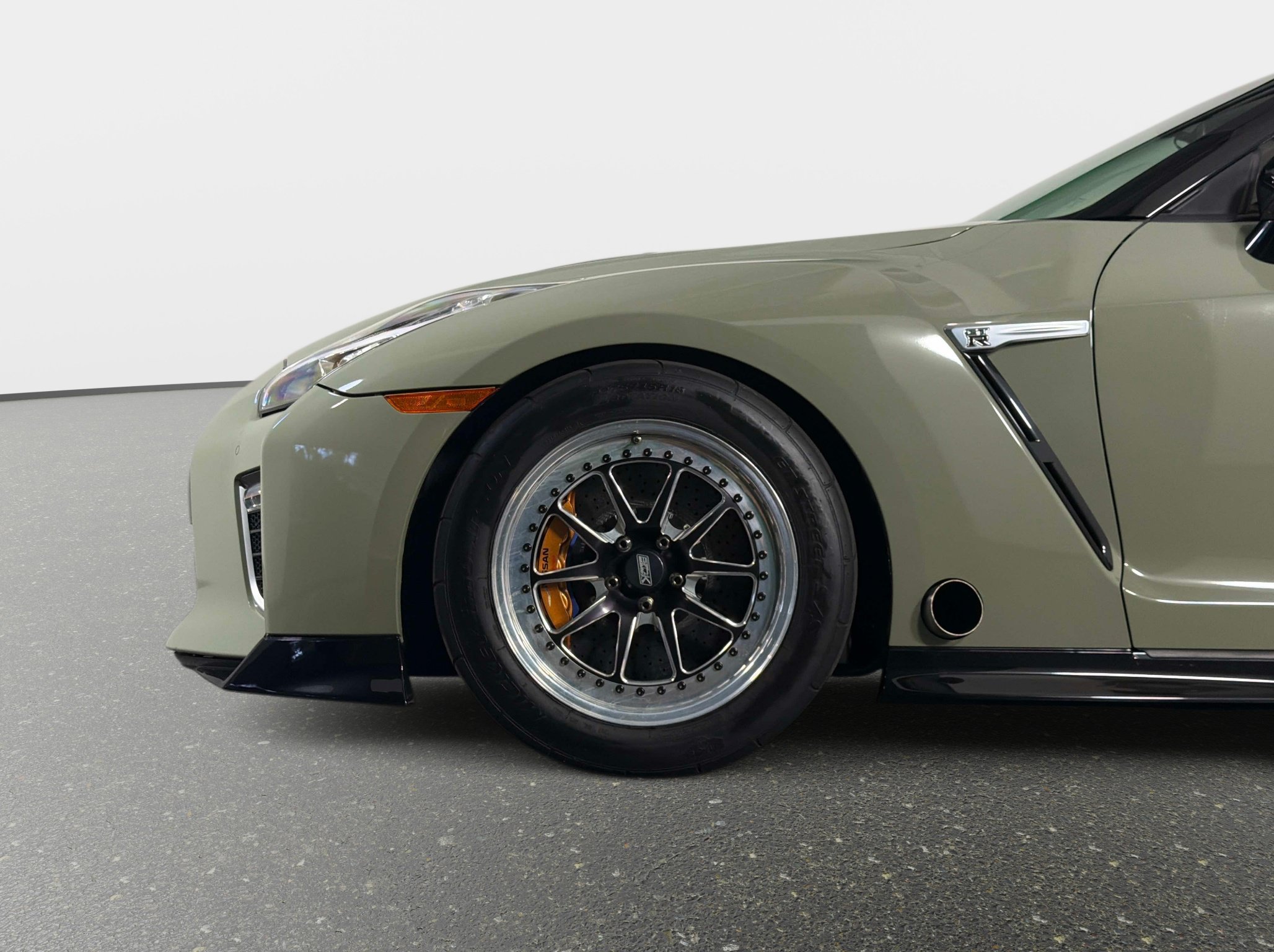 Used 2021 Nissan GT-R Premium AWD/4WD image 18