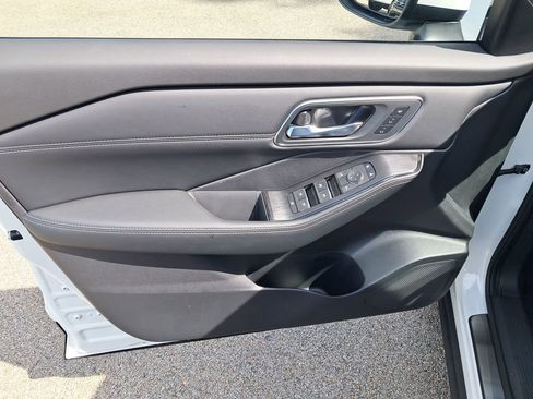 New 2026 Nissan Rogue Platinum w/ Platinum Premium Package image 11