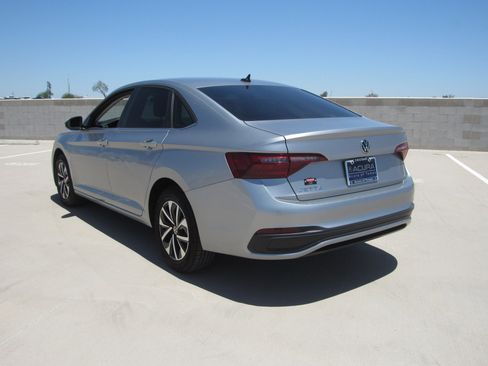 Used 2022 Volkswagen Jetta S FWD image 6