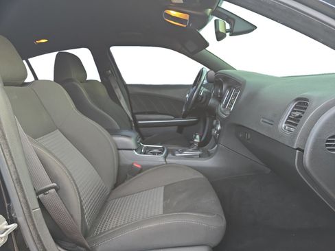 Used 2019 Dodge Charger R/T RWD image 17