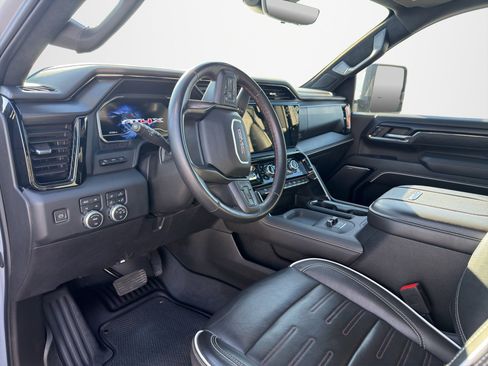 Used 2024 GMC Sierra 2500 AT4X AWD/4WD image 9