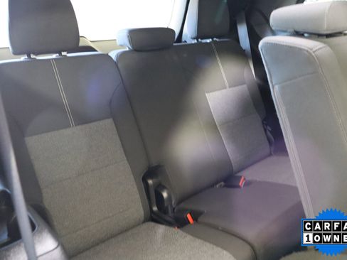 Used 2025 GMC Acadia Elevation image 21