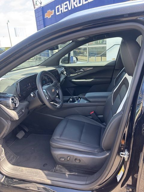 Used 2024 Chevrolet Blazer EV LT AWD/4WD image 3