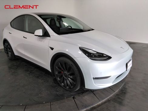 Used 2022 Tesla Model Y Performance image 3