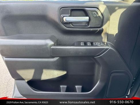 Used 2019 Chevrolet Silverado 1500 Custom Trail Boss w/ Custom Convenience Package AWD/4WD image 18