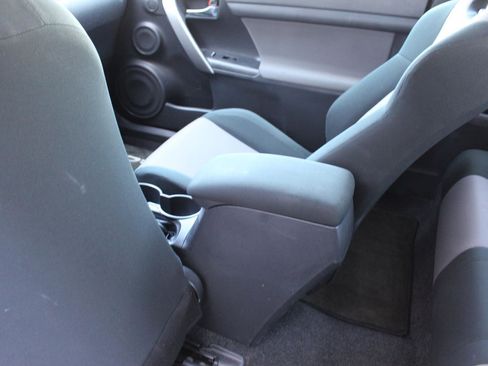 Used 2016 Scion tC image 32