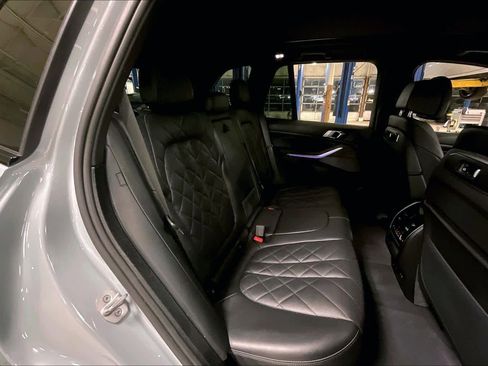 Used 2025 BMW X5 xDrive40i w/ M Sport Package image 19