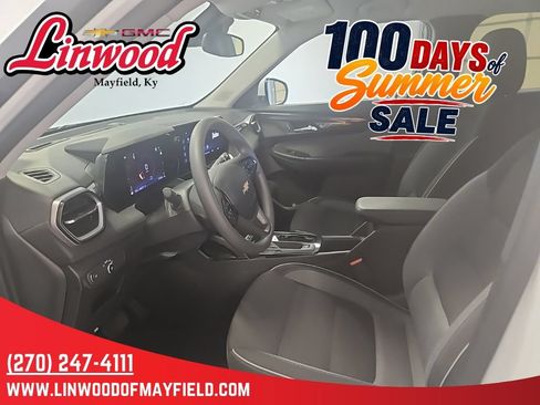 Used 2025 Chevrolet TrailBlazer LT AWD/4WD image 12