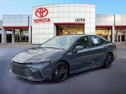 Used 2025 Toyota Camry SE w/ Multimedia Upgrade Package