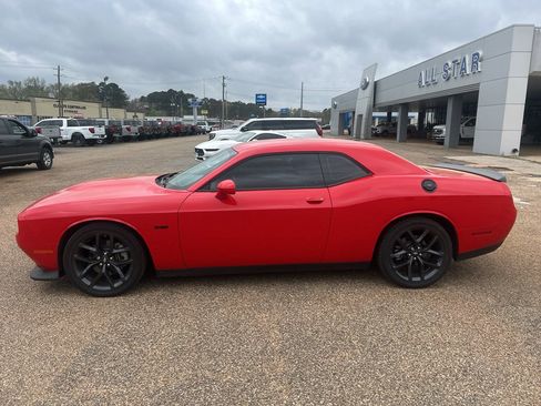 Used 2023 Dodge Challenger R/T w/ Blacktop Package image 2