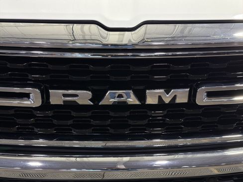 Used 2022 RAM 1500 Big Horn AWD/4WD image 12