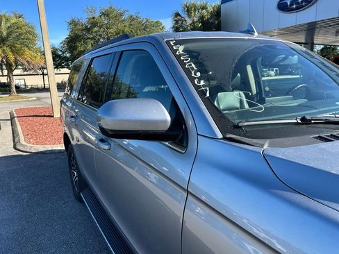 Used 2023 Ford Expedition XLT image 16