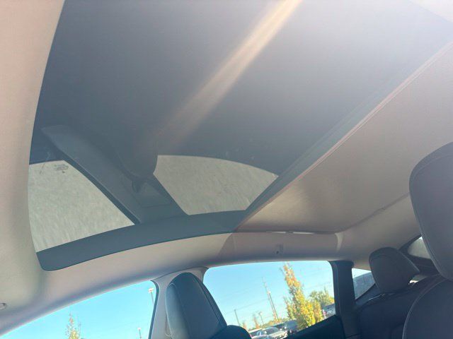 Used 2022 Tesla Model Y Performance AWD/4WD image 30