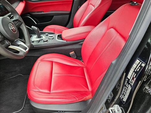 Used 2020 Alfa Romeo Giulia w/ Nero Edizione RWD image 15