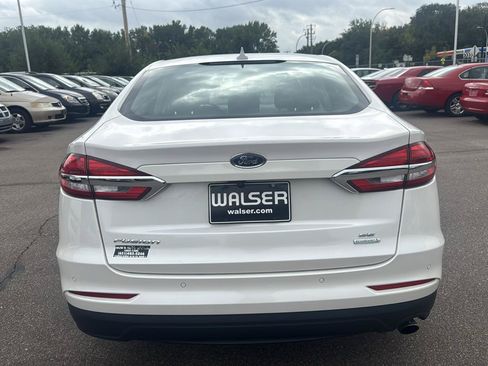 Used 2019 Ford Fusion SE FWD image 6