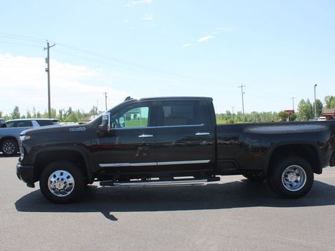 New 2026 Chevrolet Silverado 3500 High Country w/ High Country Premium Package AWD/4WD image 6