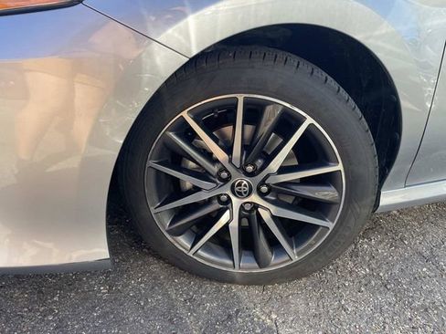 Used 2022 Toyota Camry XLE image 7