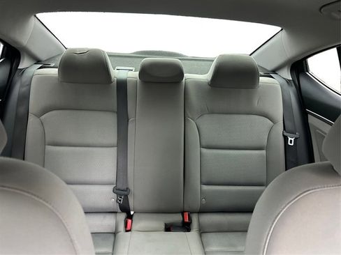 Used 2017 Hyundai Elantra SE FWD image 21