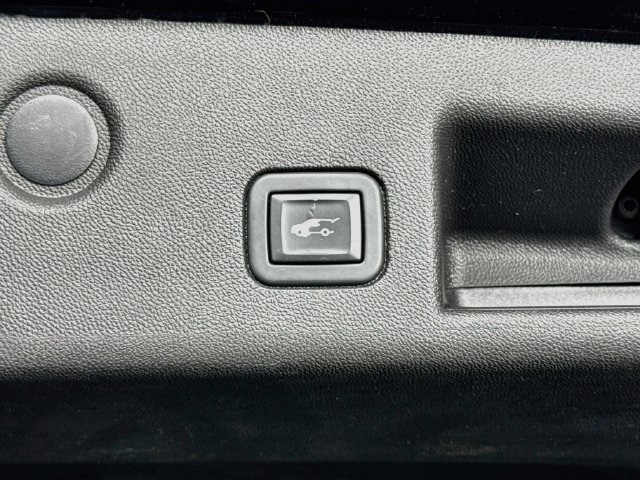 Used 2021 Chevrolet Equinox LT FWD image 41