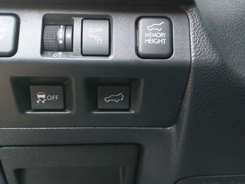 Used 2017 Subaru Forester 2.5i Touring AWD/4WD image 19
