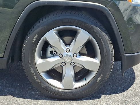 Used 2011 Jeep Grand Cherokee Overland AWD/4WD image 8