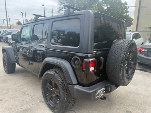 Used 2018 Jeep Wrangler Unlimited Sport S AWD/4WD image 5