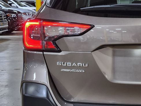 Used 2022 Subaru Outback Limited w/ Popular Package #2 image 20