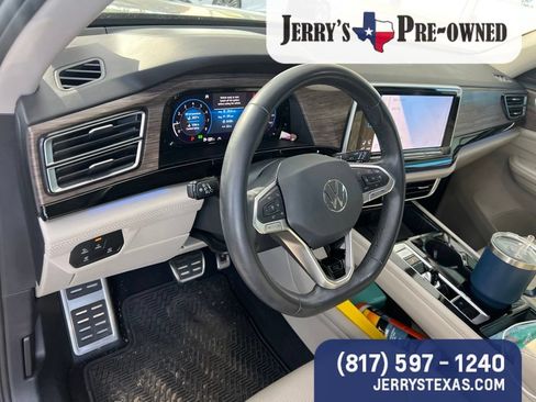 Used 2024 Volkswagen Atlas SEL Premium R-Line AWD/4WD image 8