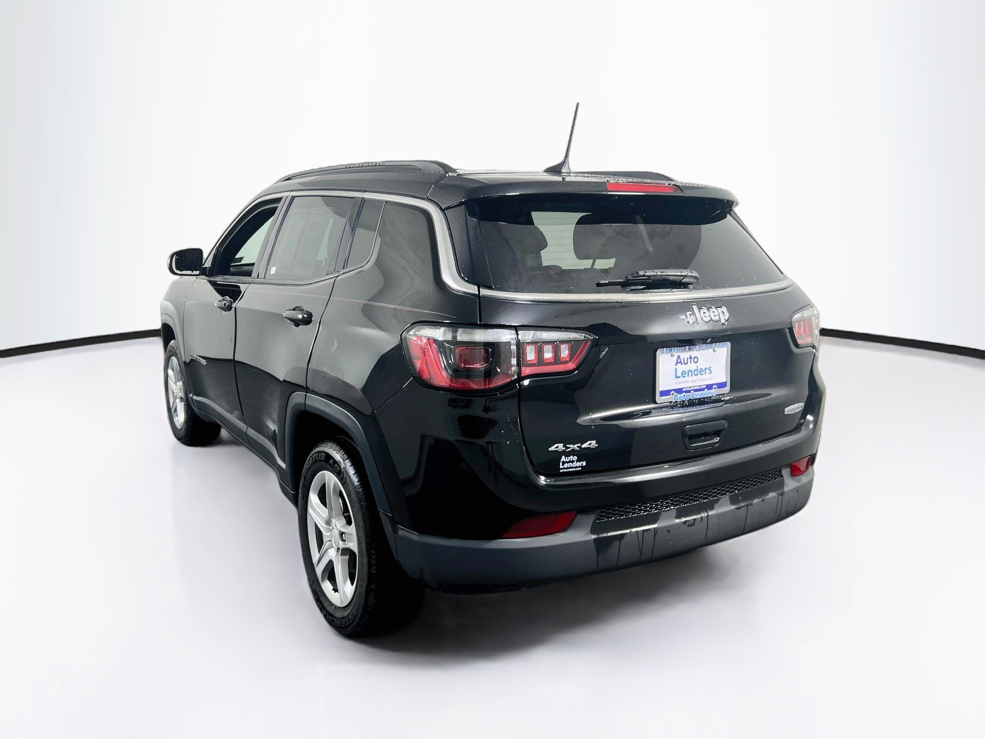 Used 2023 Jeep Compass Latitude AWD/4WD image 7