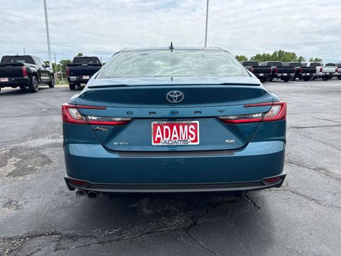 Used 2025 Toyota Camry SE FWD image 7