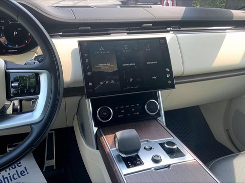 Used 2023 Land Rover Range Rover SE AWD/4WD image 6