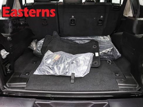 Used 2025 Jeep Wrangler Unlimited Sahara w/ Safety Group AWD/4WD image 9
