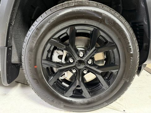 New 2025 Jeep Grand Cherokee L Altitude AWD/4WD image 9