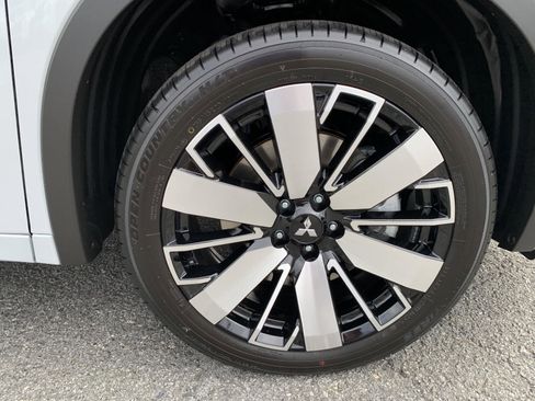 New 2025 Mitsubishi Outlander SEL image 29