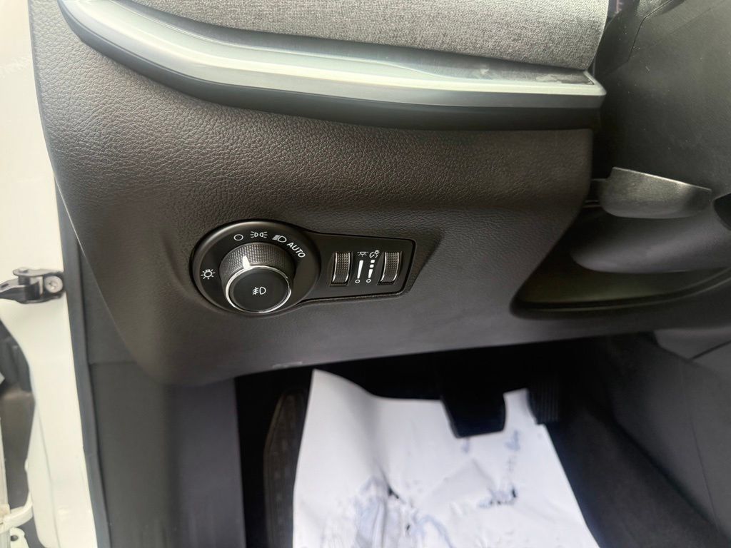 Certified 2022 Jeep Compass Latitude AWD/4WD image 18
