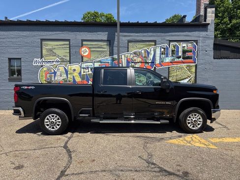 Used 2025 Chevrolet Silverado 2500 LT w/ Convenience Package AWD/4WD image 35