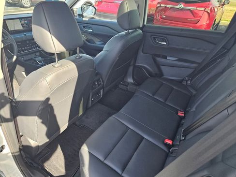 Certified 2025 Nissan Rogue SL w/ Tech Package image 13