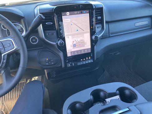 New 2025 RAM 2500 Big Horn AWD/4WD image 17