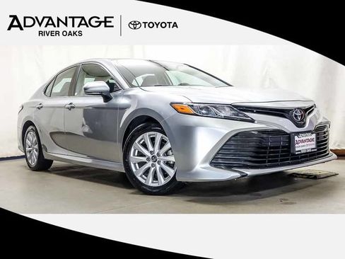 Used 2020 Toyota Camry LE w/ Convenience Package FWD image 1