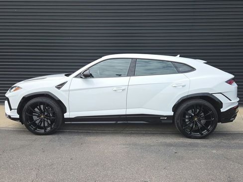 Used 2024 Lamborghini Urus S AWD/4WD image 2