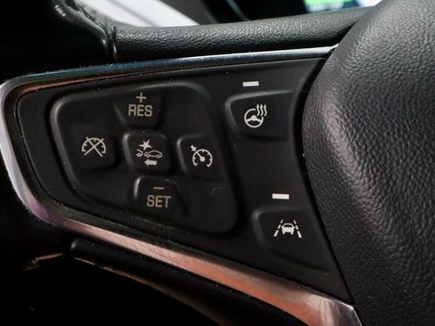 Used 2020 Chevrolet Bolt Premier w/ Infotainment Package image 27