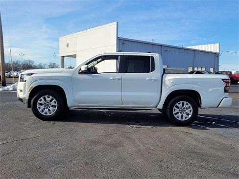 Certified 2022 Nissan Frontier SV image 6